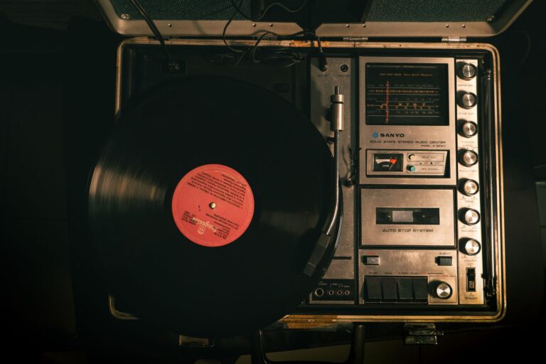 How Retro Music Creates Emotional Memories