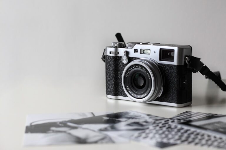 recreate film grain digital photography featured image for The Complete Guide to Film Grain: Recreating Retro Textures on Modern Digital Sensors
