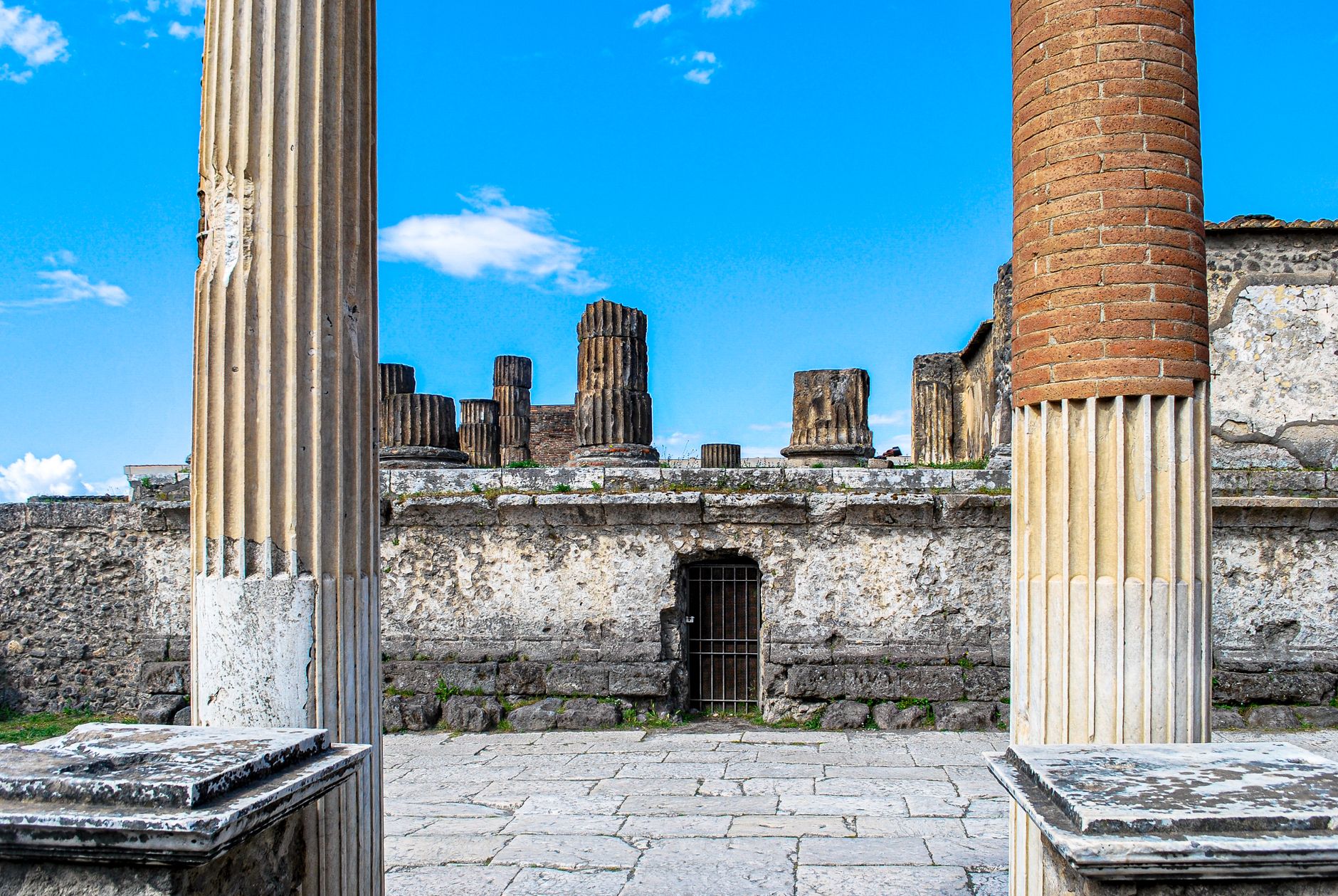The Domestic Architecture of Ancient Pompeii beyond grand